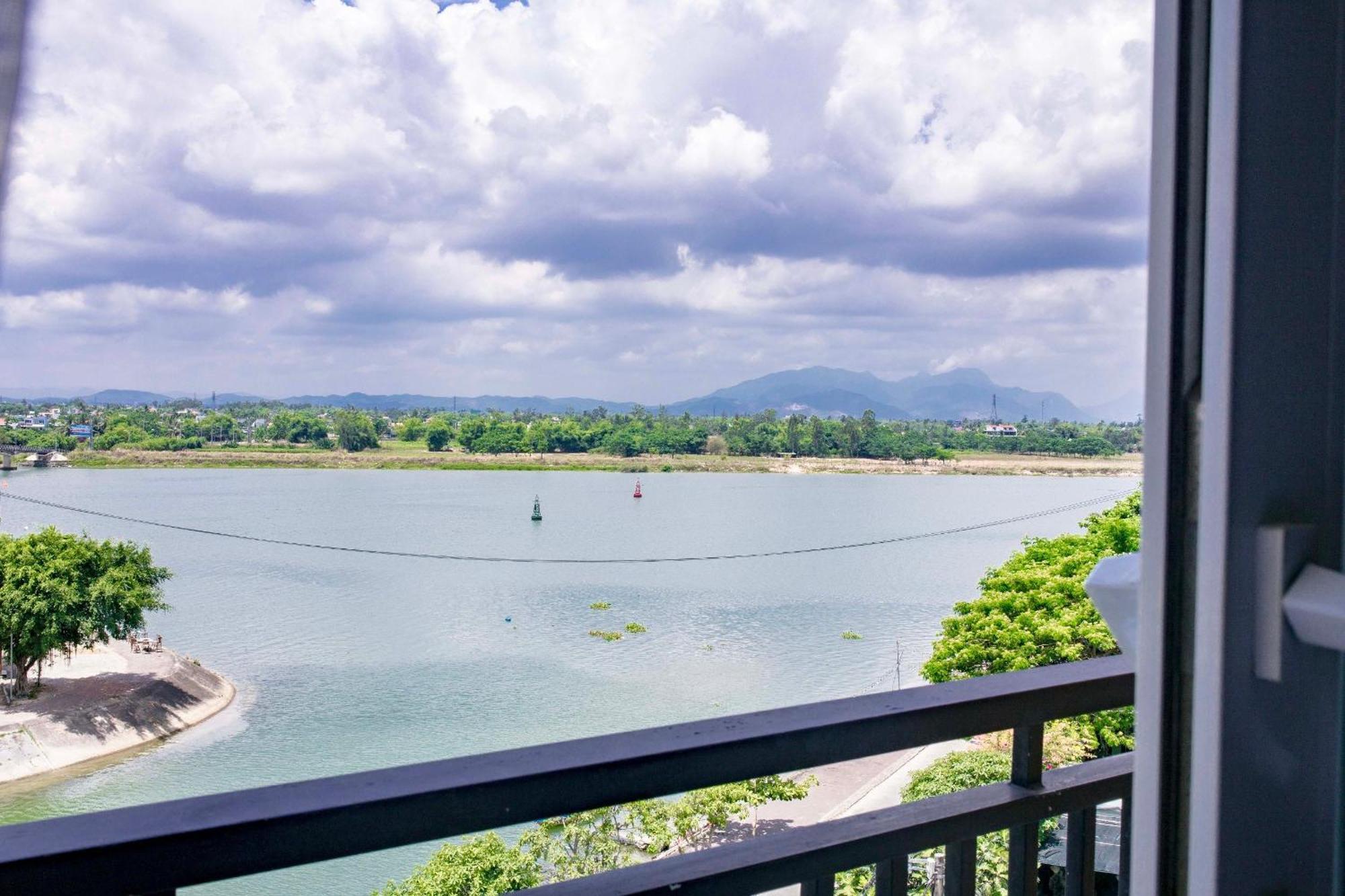 Royal Riverside Hoi An Hotel & Spa Exterior photo