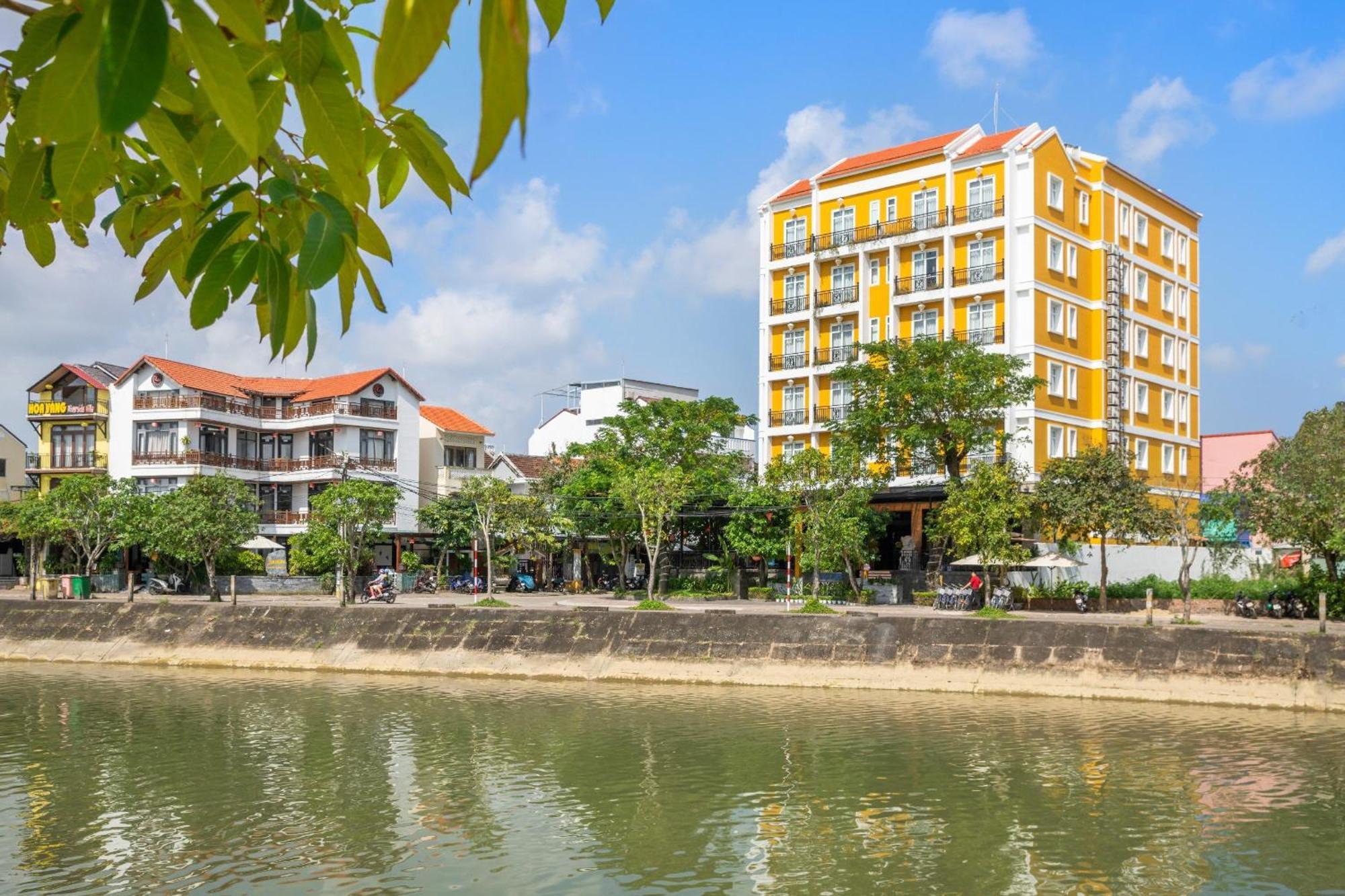 Royal Riverside Hoi An Hotel & Spa Exterior photo